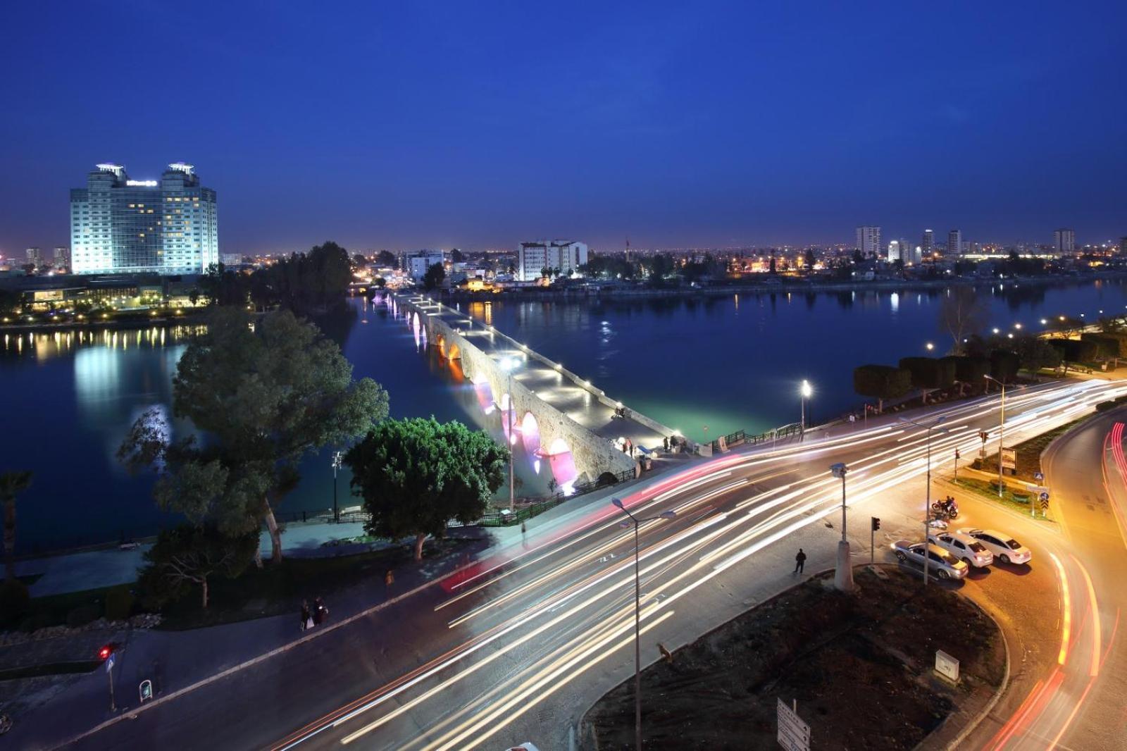 Adana Taskoeprue Hotel 外观 照片