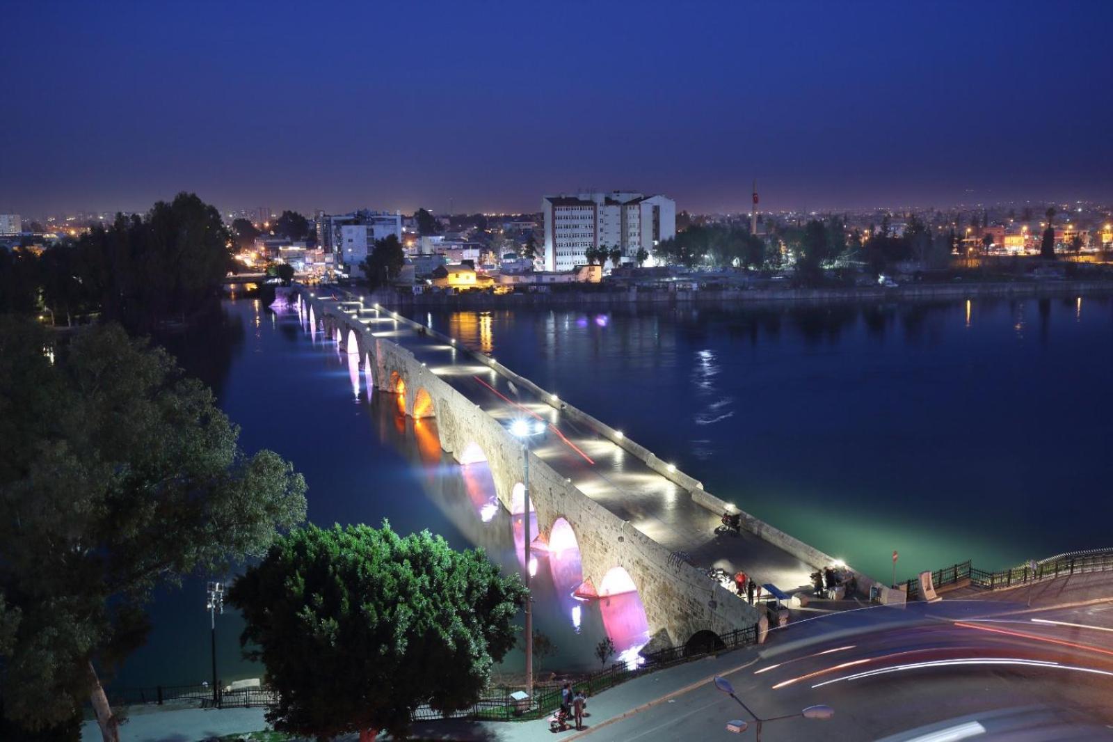 Adana Taskoeprue Hotel 外观 照片