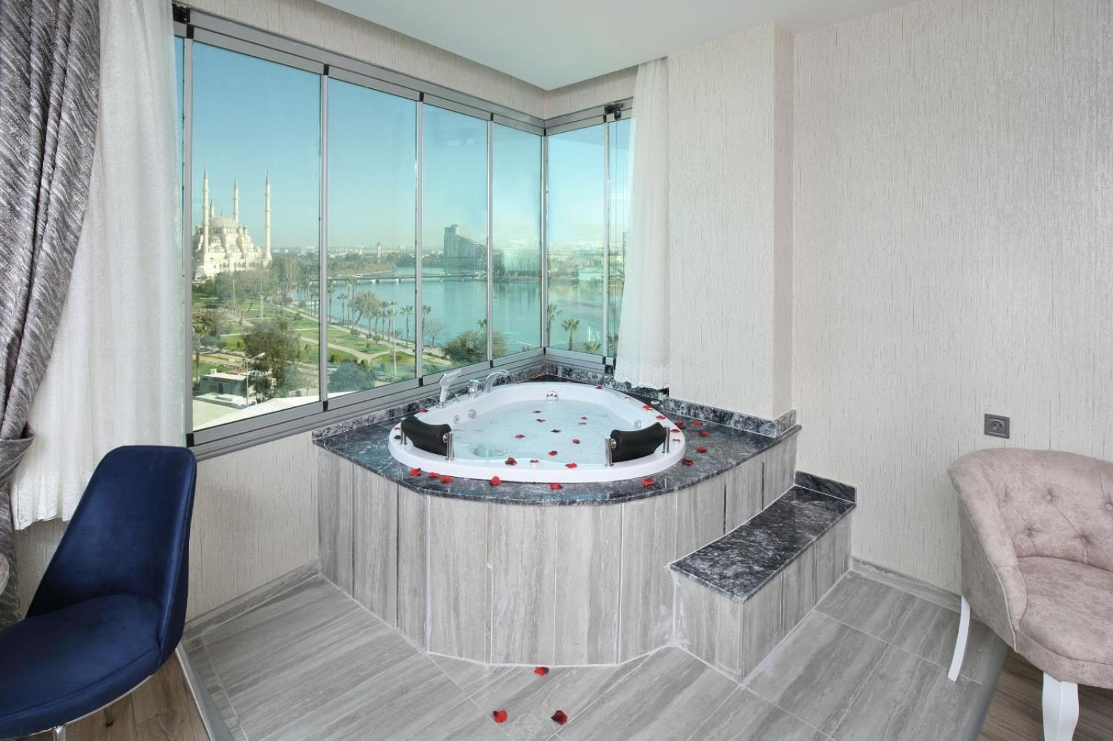 Adana Taskoeprue Hotel 外观 照片